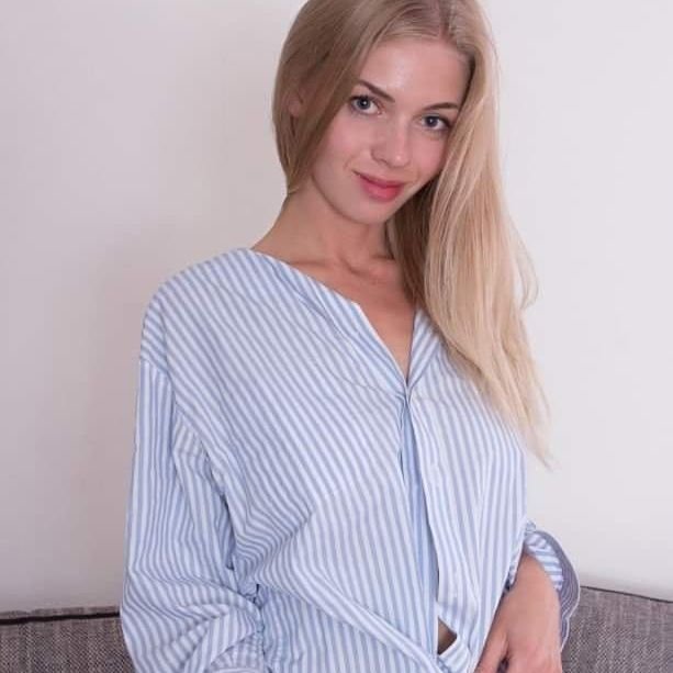 Lolly Gartner Actress Age Career Family Net Worth Height Bio 2024