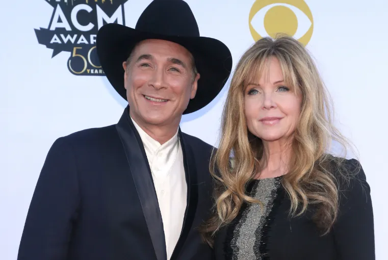 clint black wife