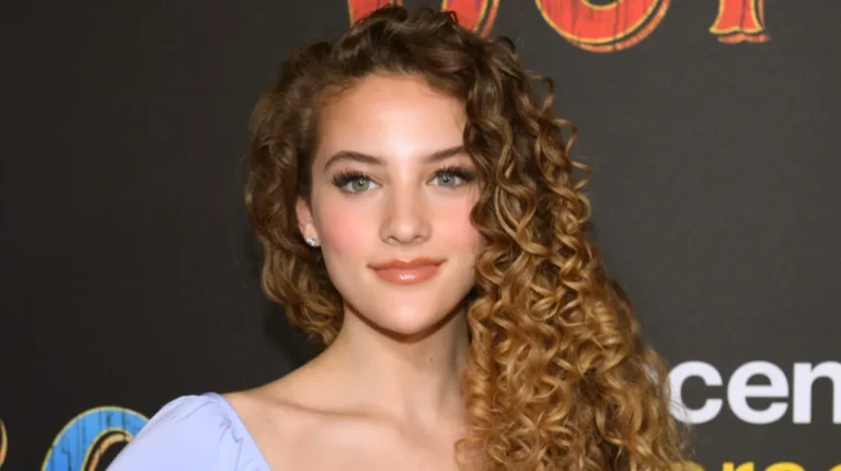 Sofie Dossi Age, Height, Weight, Net Worth, Career, And More